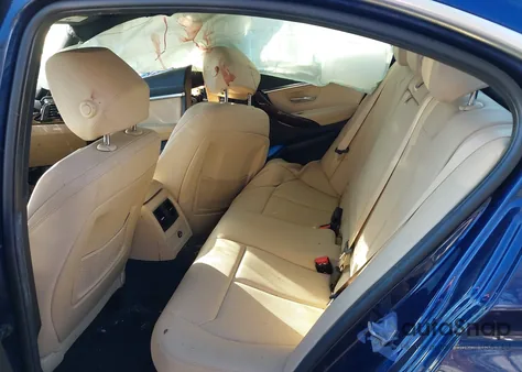 2018 BMW 330I xDrive z USA, uszkodzony, nr VIN WBA8D9C5XJEM32793